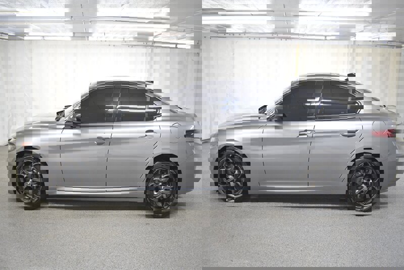 Used 2019 Alfa Romeo Giulia Ti image 4