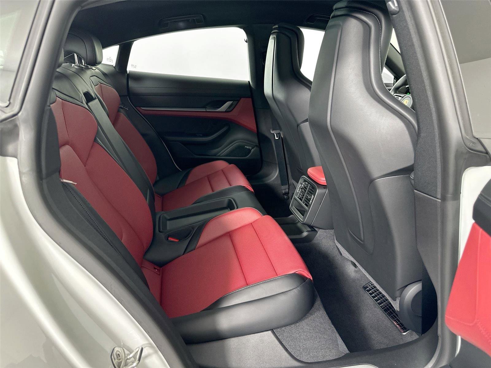 Certified 2025 Porsche Taycan AWD/4WD image 28