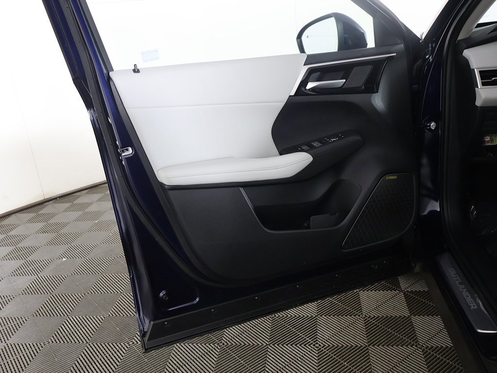 New 2026 Mitsubishi Outlander SE image 24