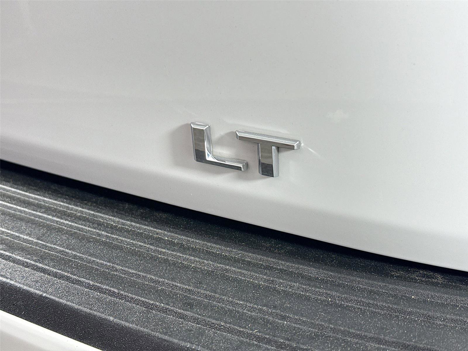 Used 2024 Chevrolet Tahoe LT w/ Luxury Package AWD/4WD image 14