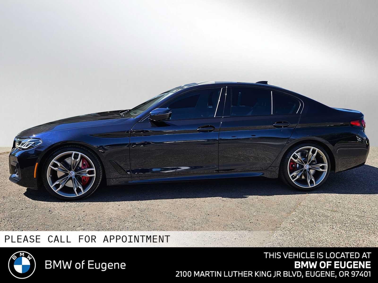 Used 2023 BMW M550i xDrive w/ Executive Package AWD/4WD image 6