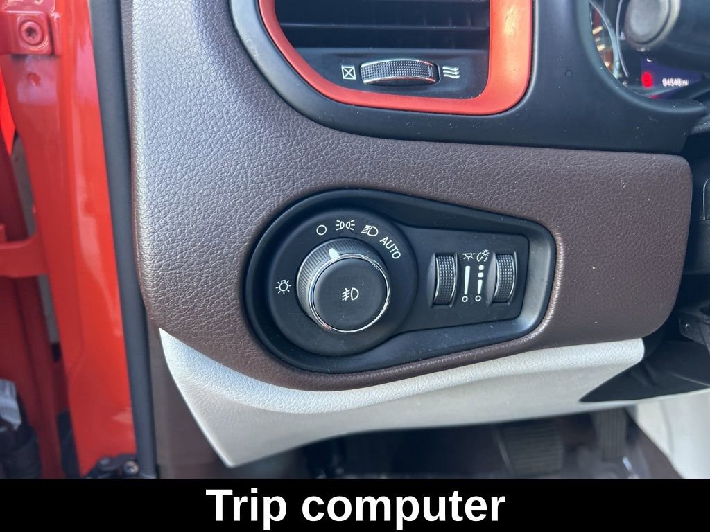 Used 2017 Jeep Renegade Latitude w/ Safety & Security Group image 32