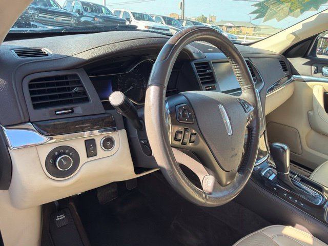 Used 2013 Lincoln MKS AWD image 13