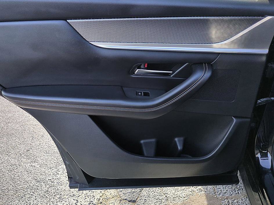 Certified 2024 MAZDA CX-90 Plug-In Hybrid w/ Preferred image 26