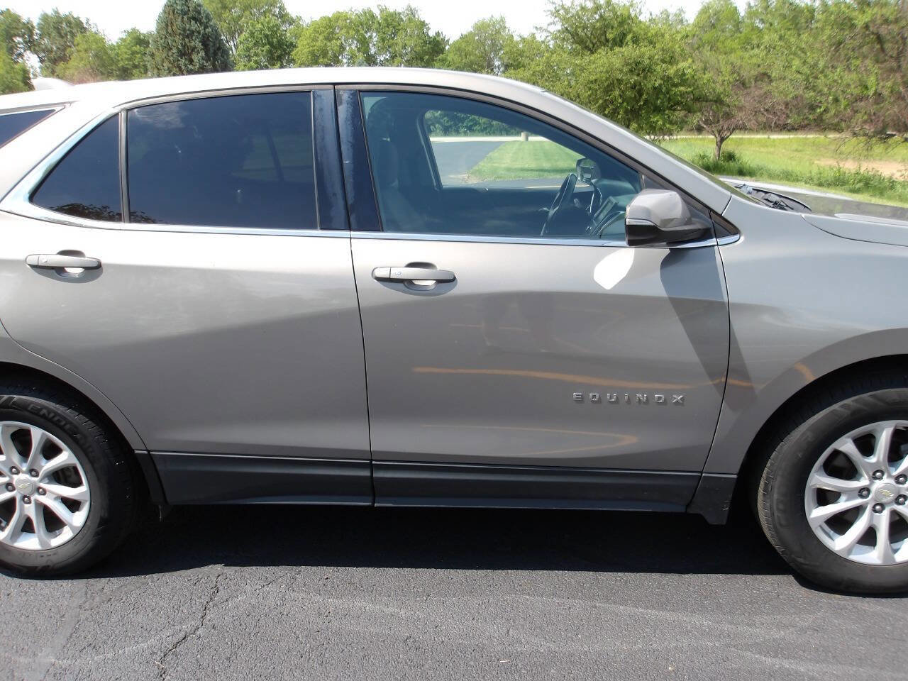 Used 2018 Chevrolet Equinox LT FWD image 30