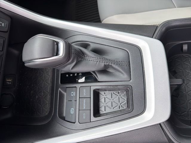 Used 2025 Toyota RAV4 XLE Premium w/ Weather Package FWD image 9