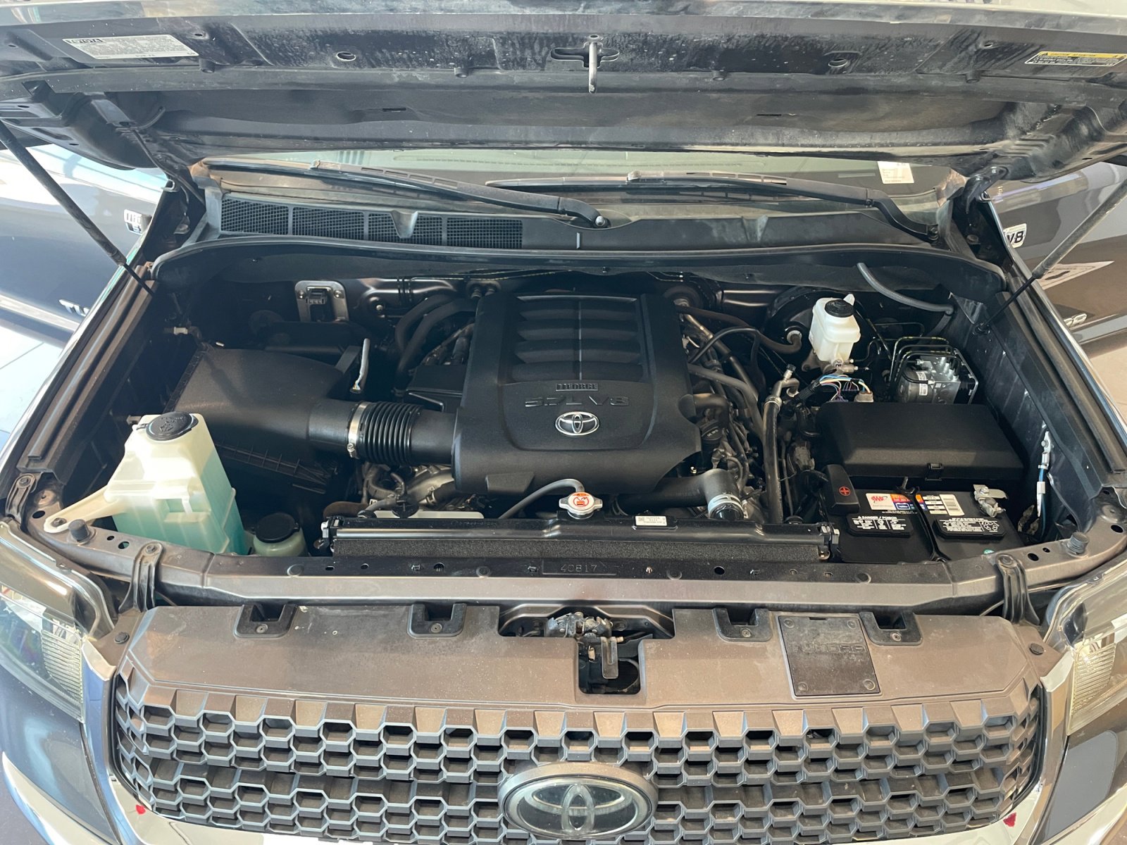 Used 2019 Toyota Tundra SR5 w/ SR5 Convenience Package image 22