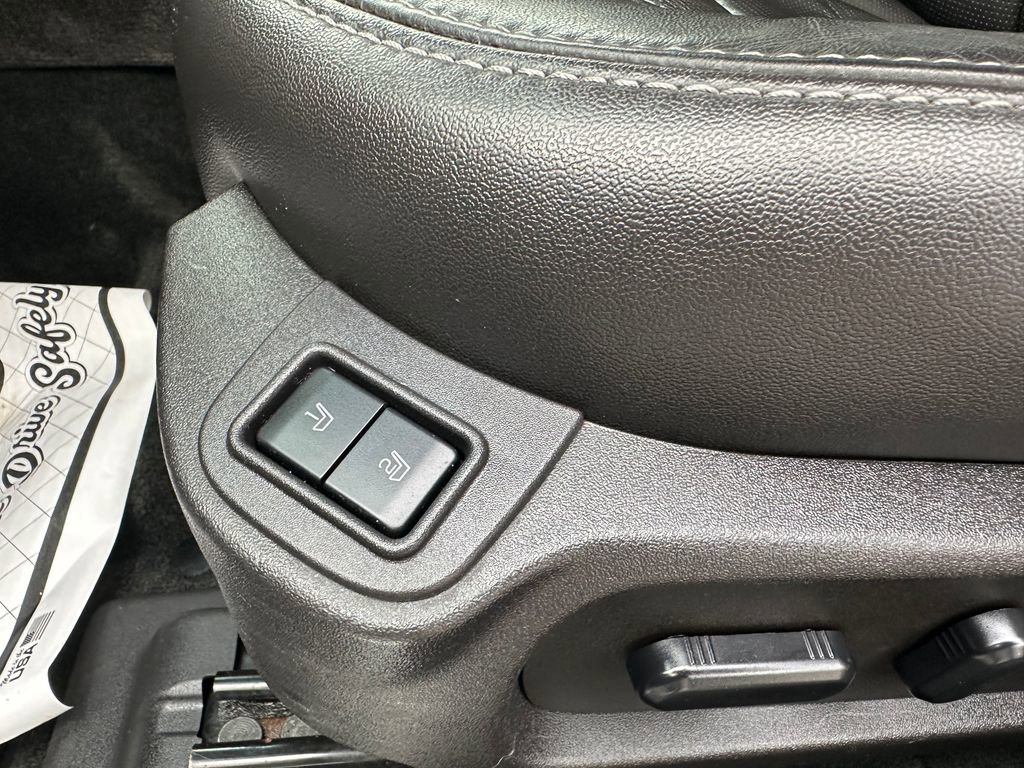 Used 2016 Ford Taurus Limited w/ Equipment Group 301A AWD/4WD image 23