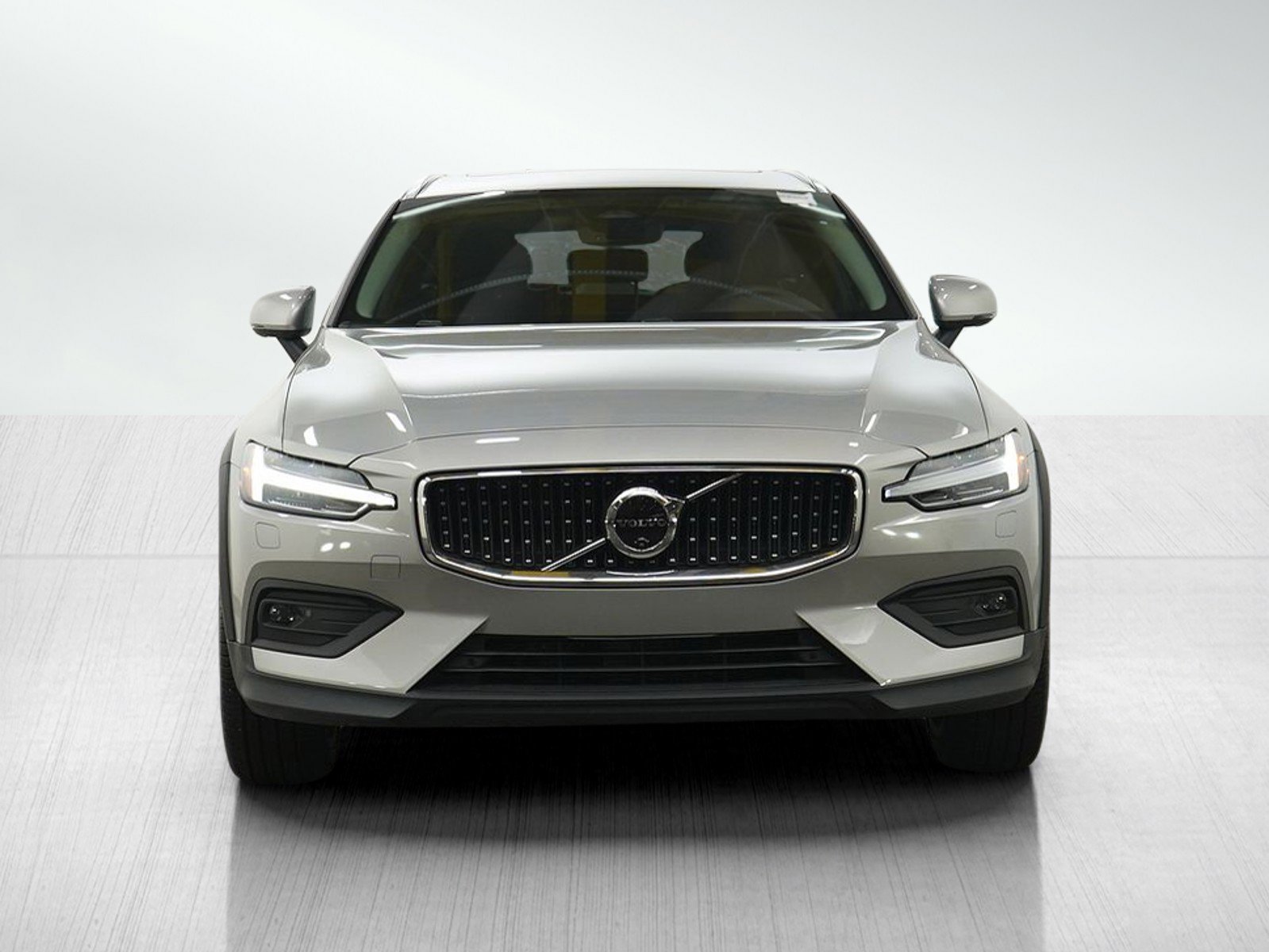 Used 2025 Volvo V60 B5 Cross Country Plus AWD/4WD image 8