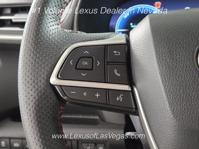 Used 2025 Toyota Sienna XSE w/ XSE Plus Package FWD image 31