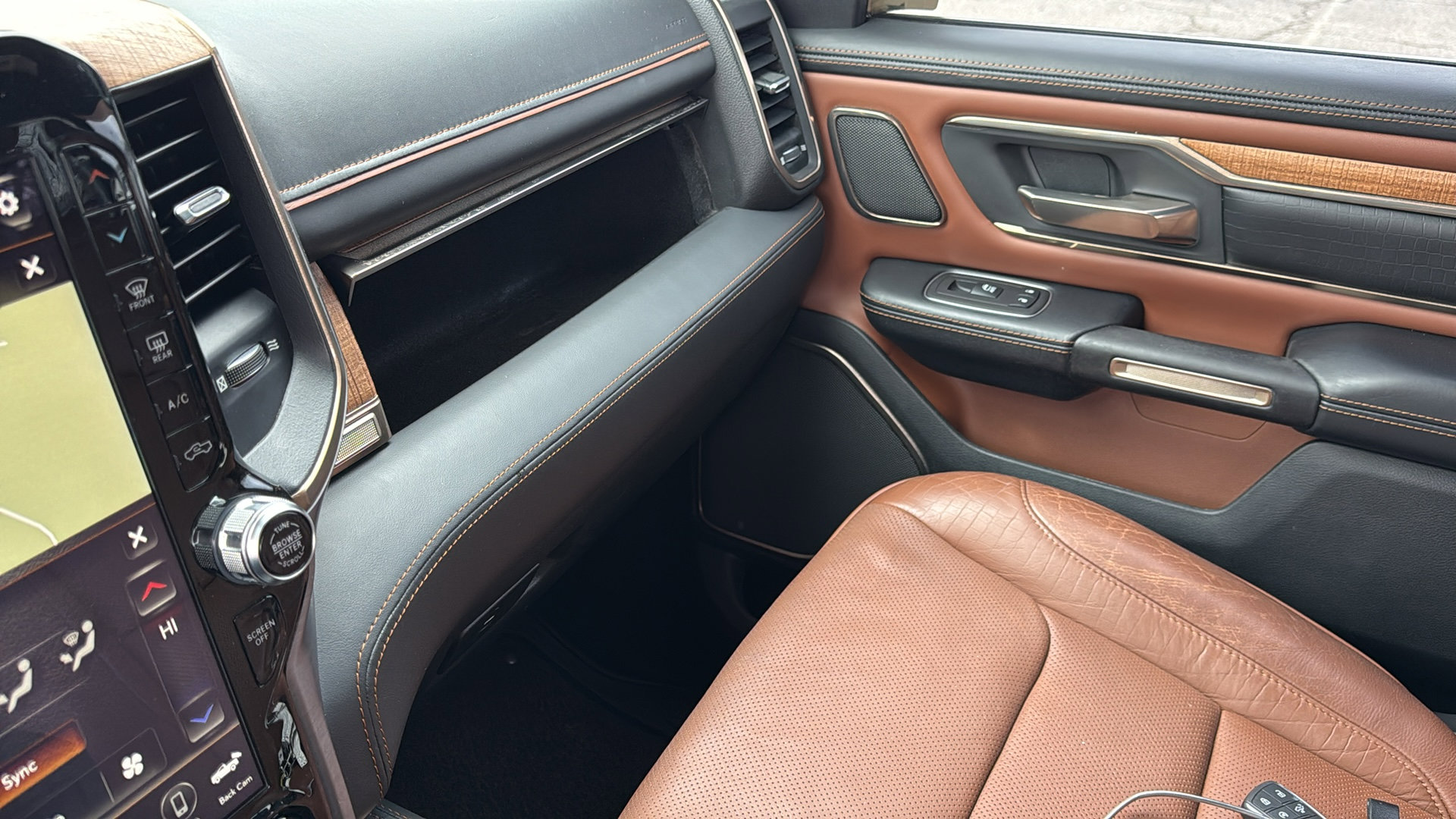 Used 2019 RAM 1500 Limited image 25