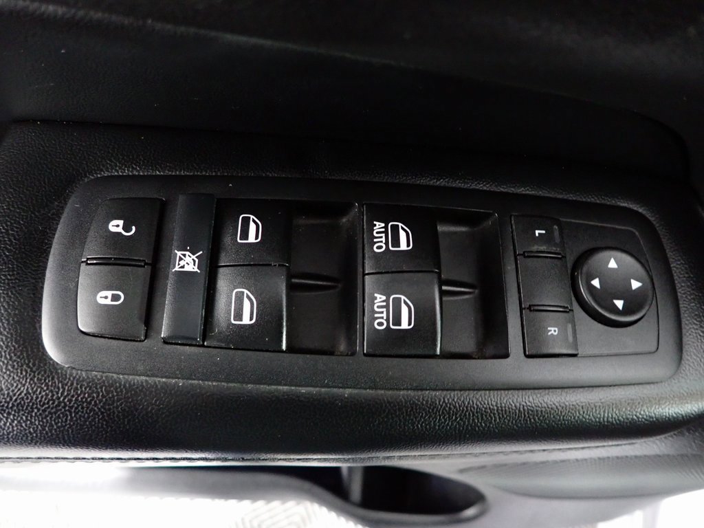 Used 2017 Jeep Grand Cherokee Altitude image 20