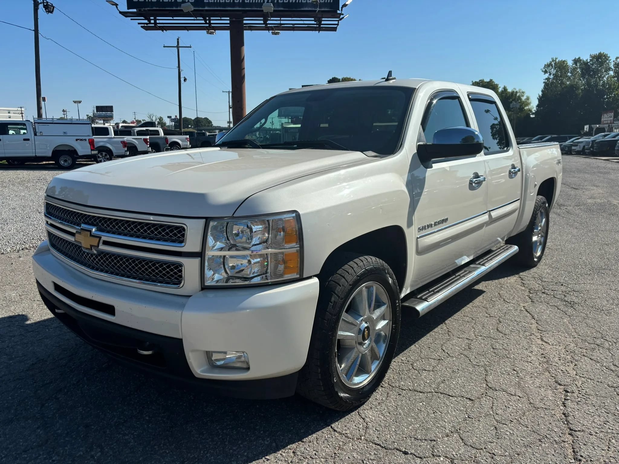 Used 2013 Chevrolet Silverado 1500 LTZ w/ LTZ White Diamond Edition AWD/4WD image 9