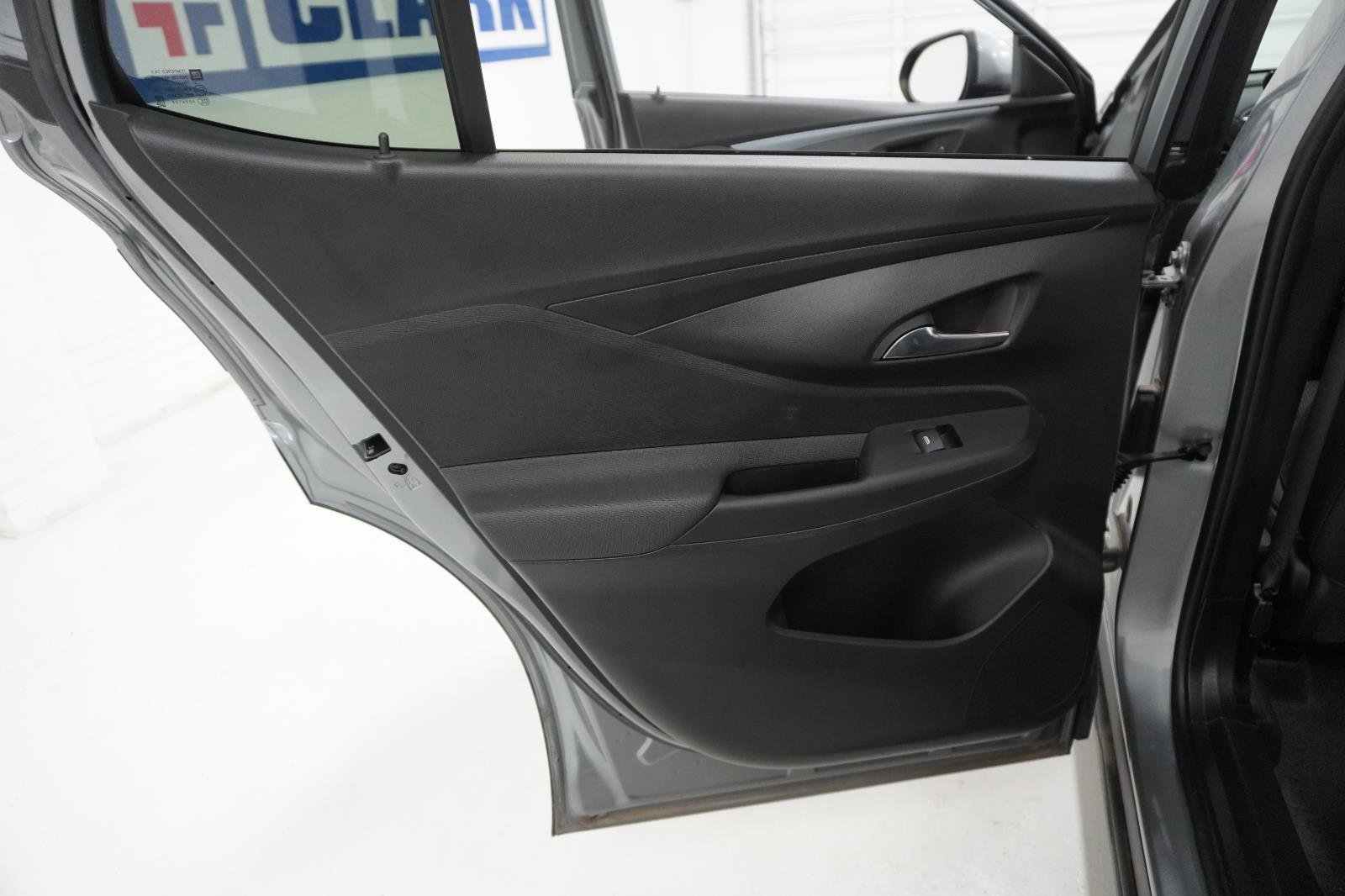 Used 2025 Buick Envista Preferred w/ Convenience II Package image 32