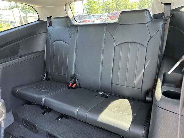 Used 2016 Chevrolet Traverse LTZ w/ LPO, 'HIT The Road' Package AWD/4WD image 10