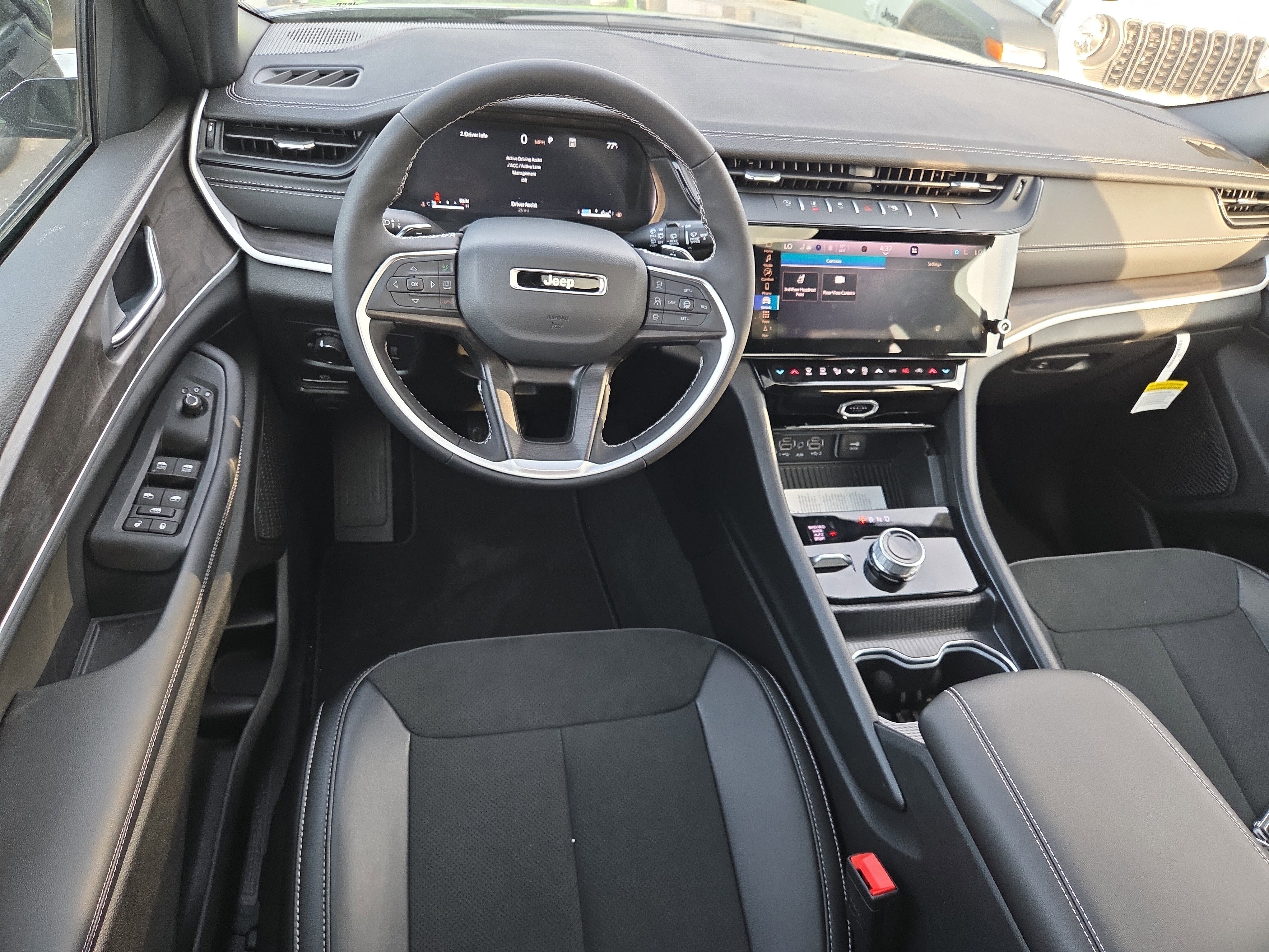 New 2026 Jeep Grand Cherokee L 4WD image 8