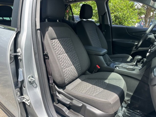 Used 2021 Chevrolet Equinox LT w/ Driver Convenience Package image 14