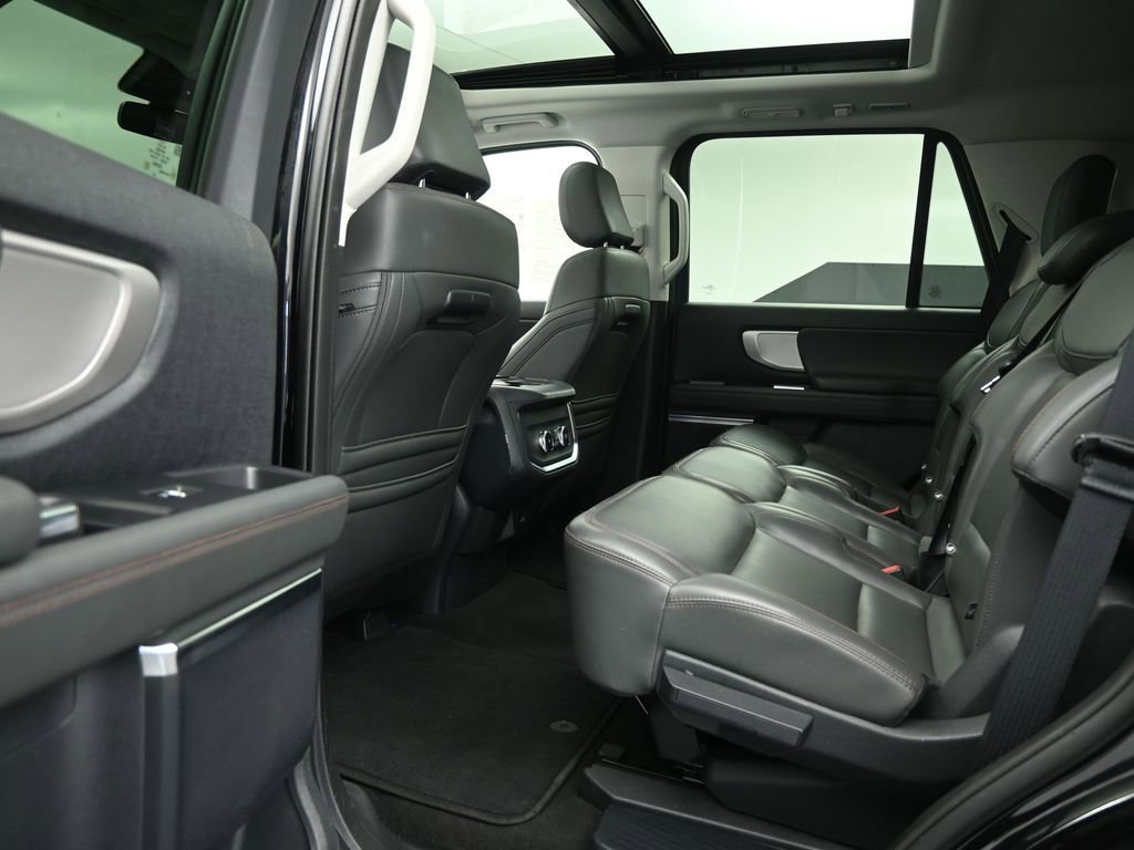 Certified 2025 Ford Expedition Active AWD/4WD image 19