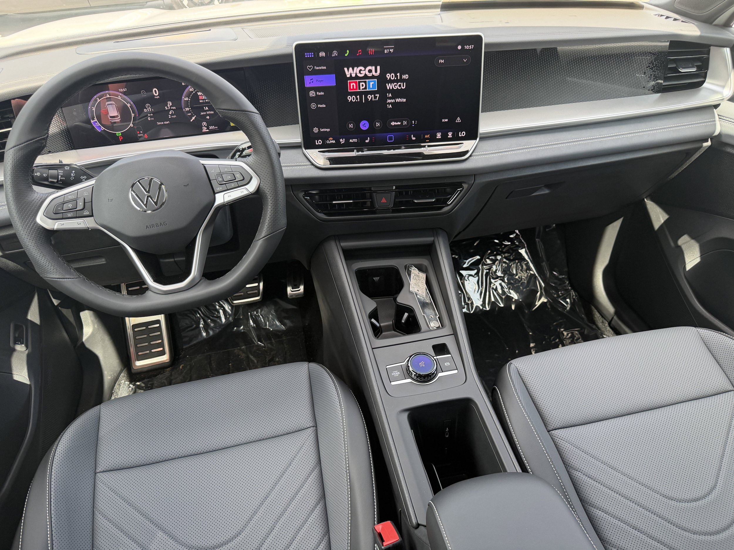 New 2026 Volkswagen Tiguan SE R-Line FWD image 13