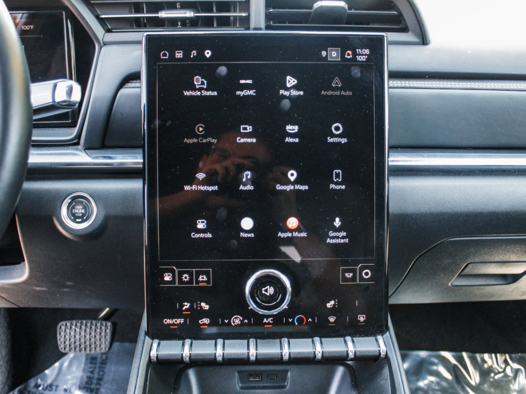 Used 2025 GMC Terrain Elevation AWD/4WD image 16