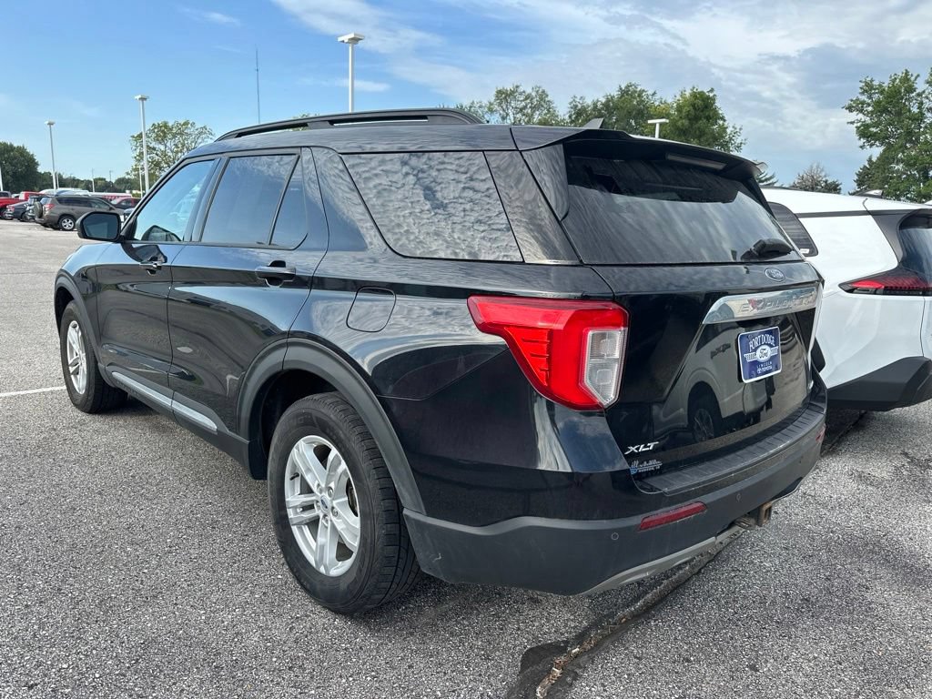 Used 2021 Ford Explorer XLT AWD/4WD image 2