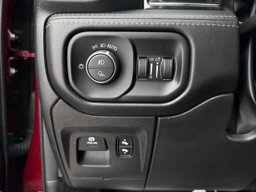 Used 2022 RAM 1500 Limited w/ Body-Colour Bumper Group image 21