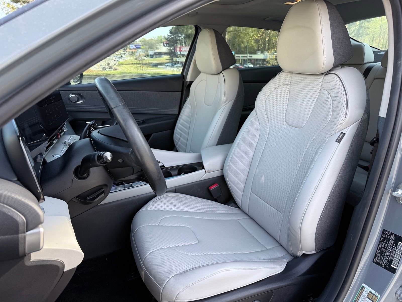 Used 2023 Hyundai Elantra Limited w/ Cargo Package FWD image 36