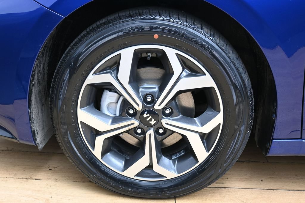 Used 2020 Kia Forte LXS FWD image 11
