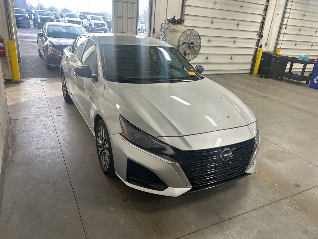 Used 2024 Nissan Altima 2.5 SV image 7