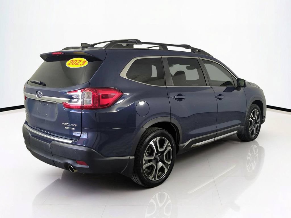 Used 2023 Subaru Ascent Limited w/ Technology Package AWD/4WD image 5
