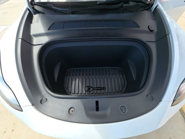 Used 2023 Tesla Model Y Long Range image 27