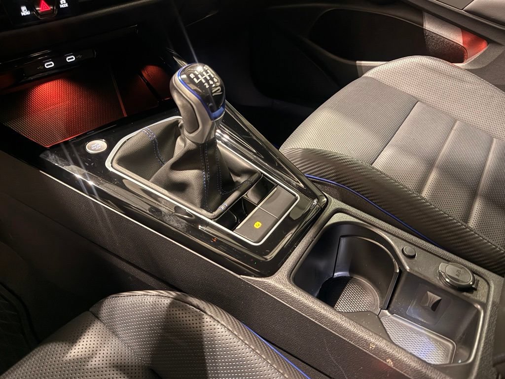 Used 2024 Volkswagen Golf R AWD/4WD image 27