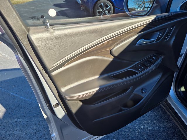 Used 2019 Buick Envision Essence image 21