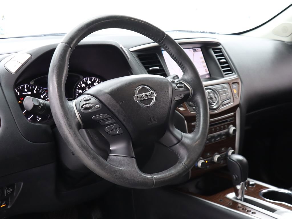 Used 2017 Nissan Pathfinder Platinum w/ Midnight Edition Package image 15