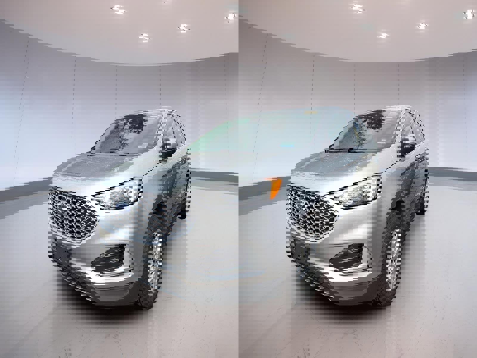 Used 2024 Ford Edge SEL image 2