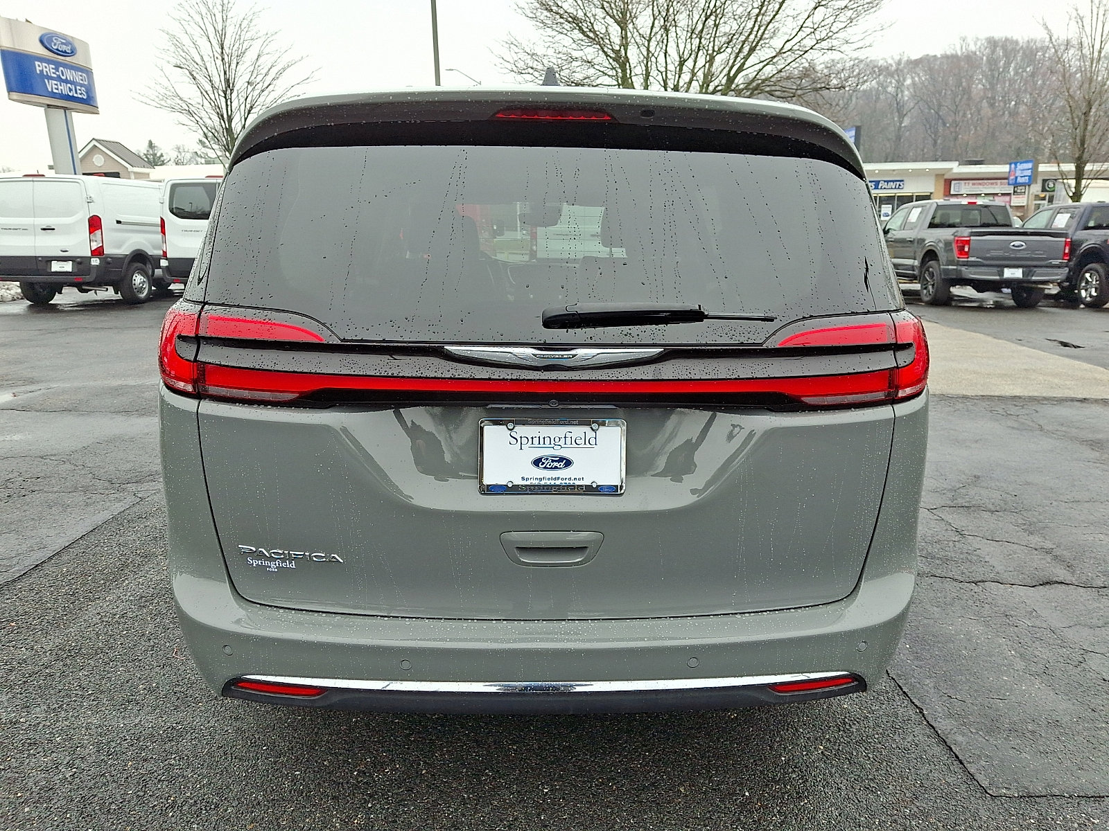 Used 2023 Chrysler Pacifica Touring-L image 5