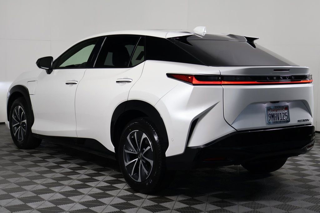 Used 2024 Lexus RZ 300e Premium w/ Technology Package image 6