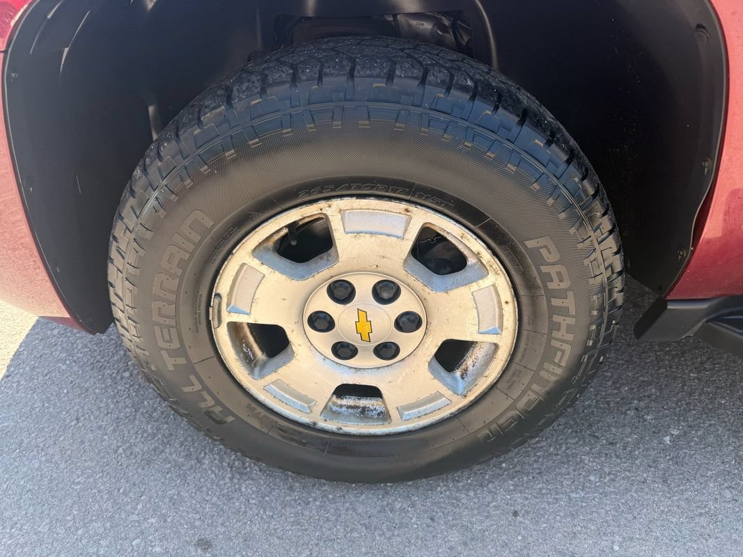 Used 2008 Chevrolet Suburban LT w/ LT Preferred Equipment Group AWD/4WD image 9