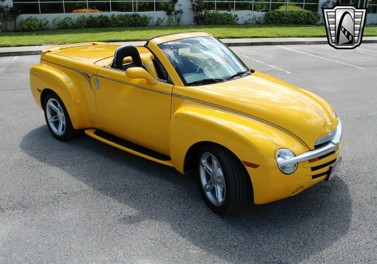 Used 2005 Chevrolet SSR w/ Preferred Equipment Group image 11