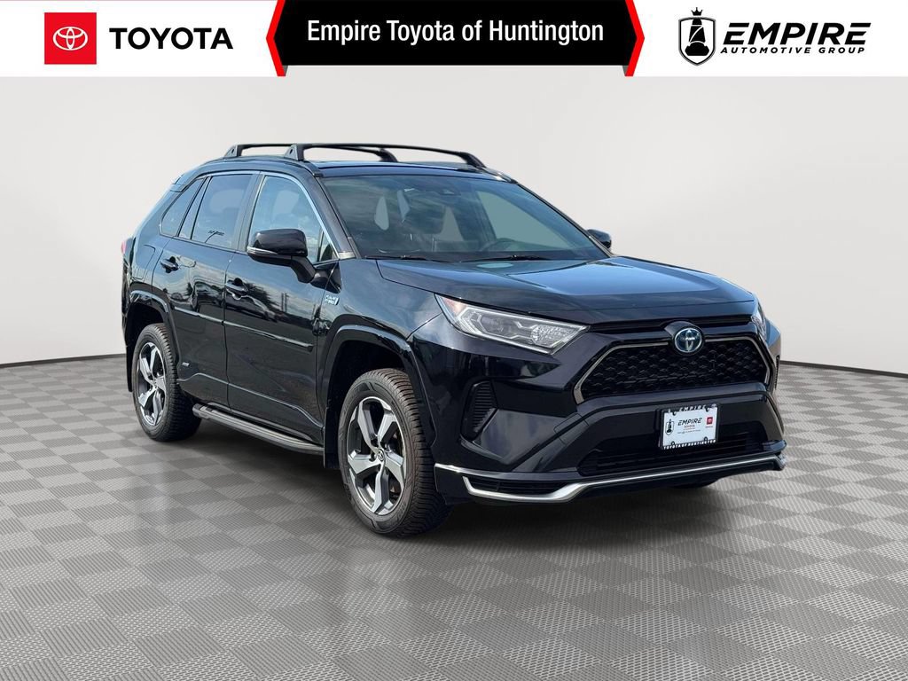 Used 2021 Toyota RAV4 SE w/ Weather & Moonroof Package