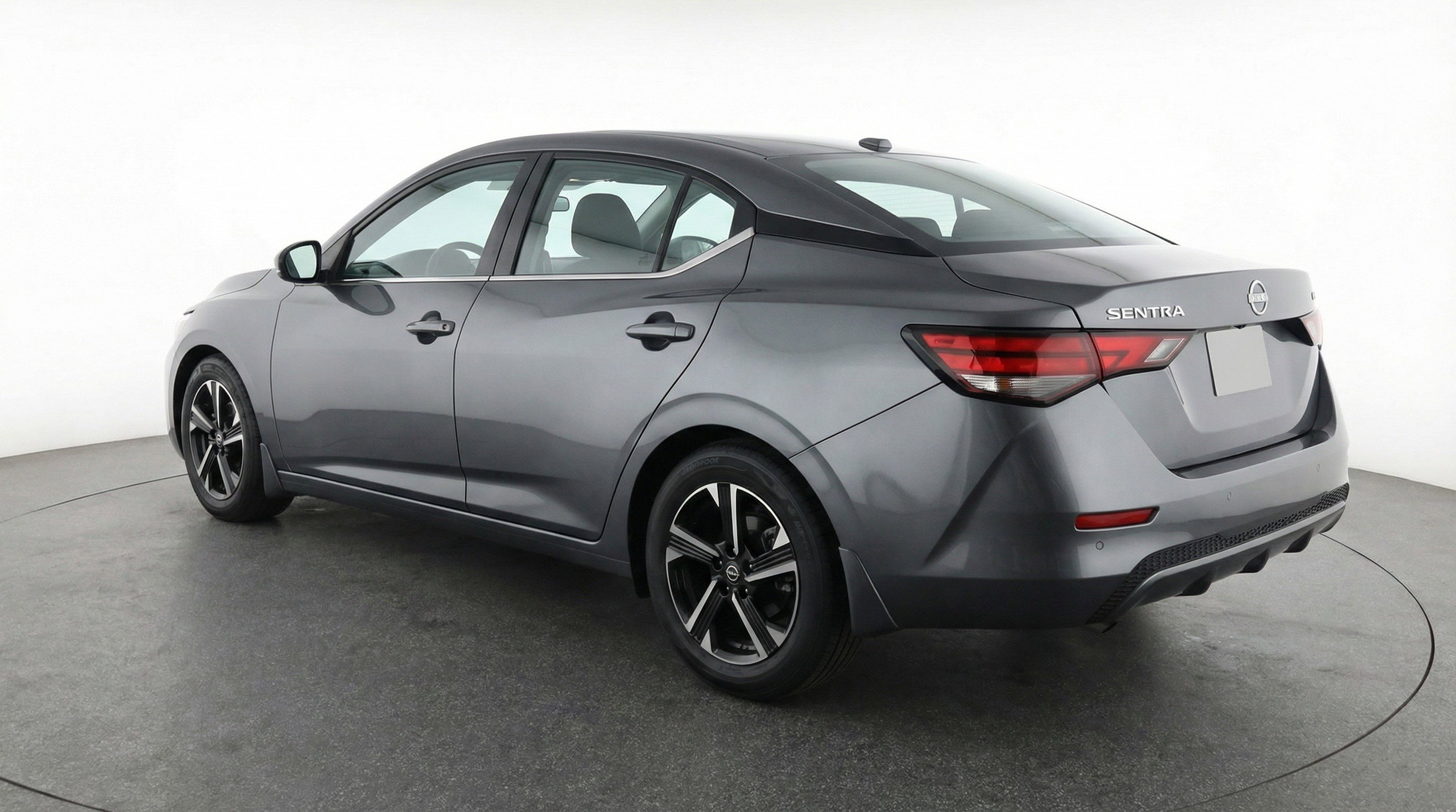 Used 2025 Nissan Sentra SV image 6