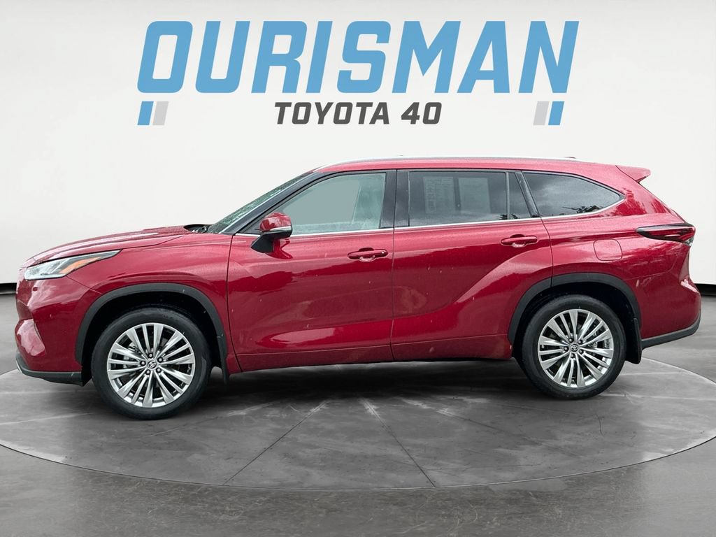 Certified 2024 Toyota Highlander Platinum FWD image 4