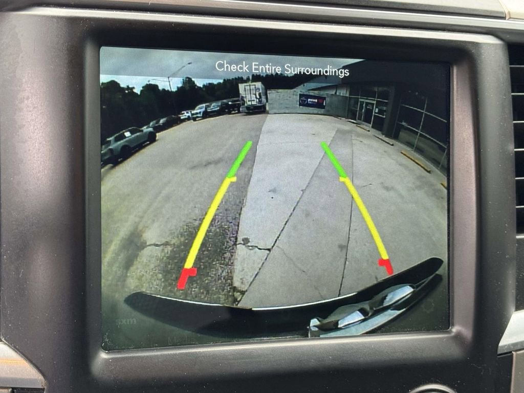 Used 2018 RAM 3500 SLT RWD image 4