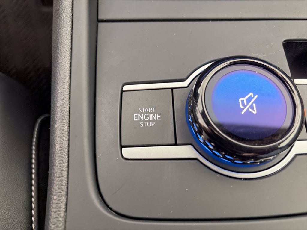 Certified 2025 Volkswagen Tiguan SE R-Line FWD image 29