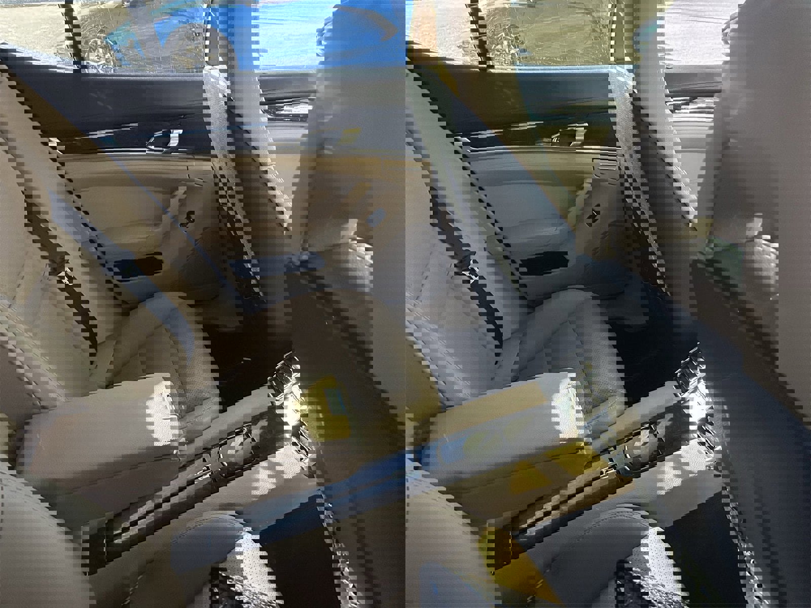 Used 2015 Porsche Panamera 4S image 6