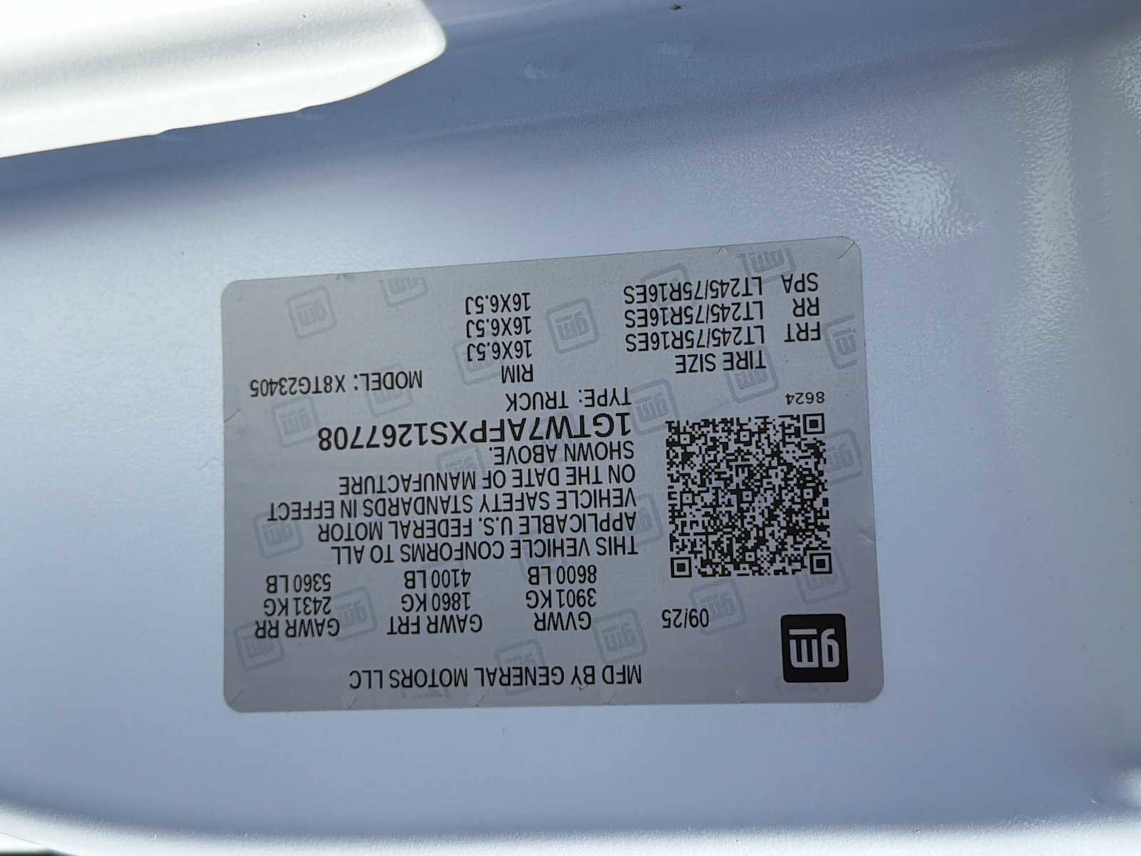 New 2025 GMC Savana 2500 w/ Driver Convenience Package image 31