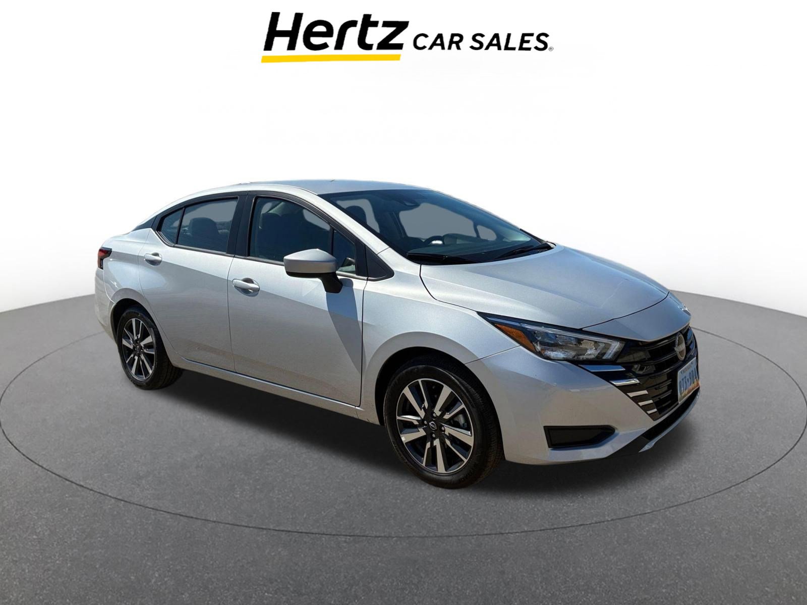 Used 2025 Nissan Versa SV image 1