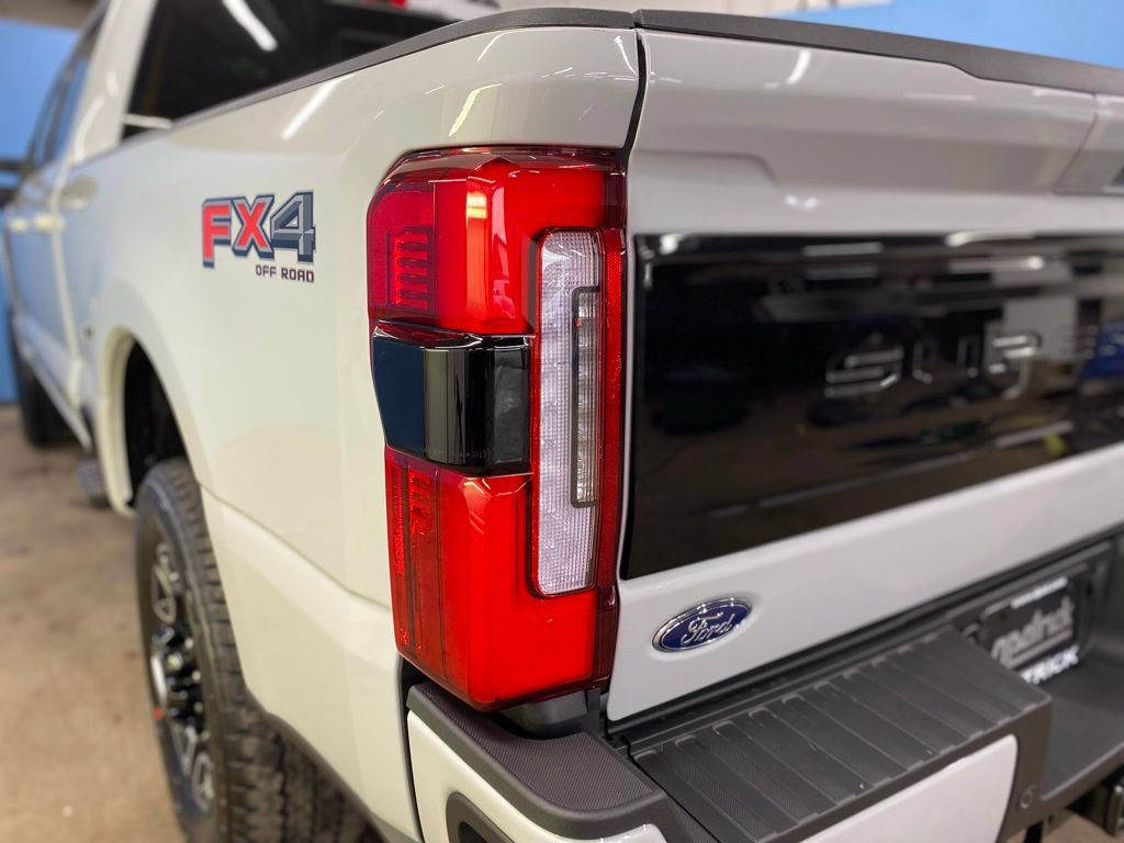 New 2026 Ford F250 Platinum AWD/4WD image 9