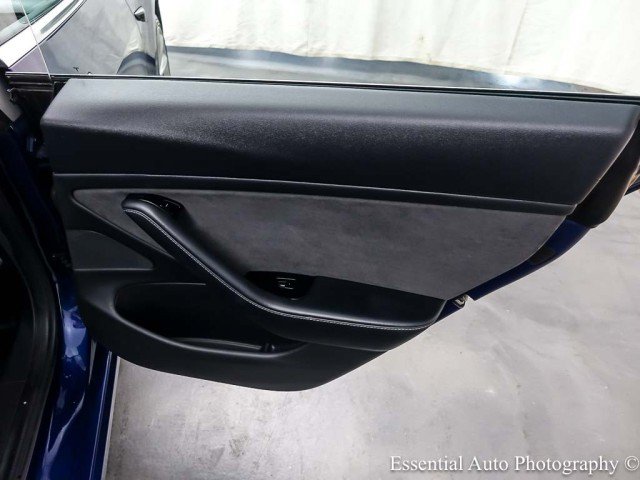 Used 2018 Tesla Model 3 Long Range RWD image 39