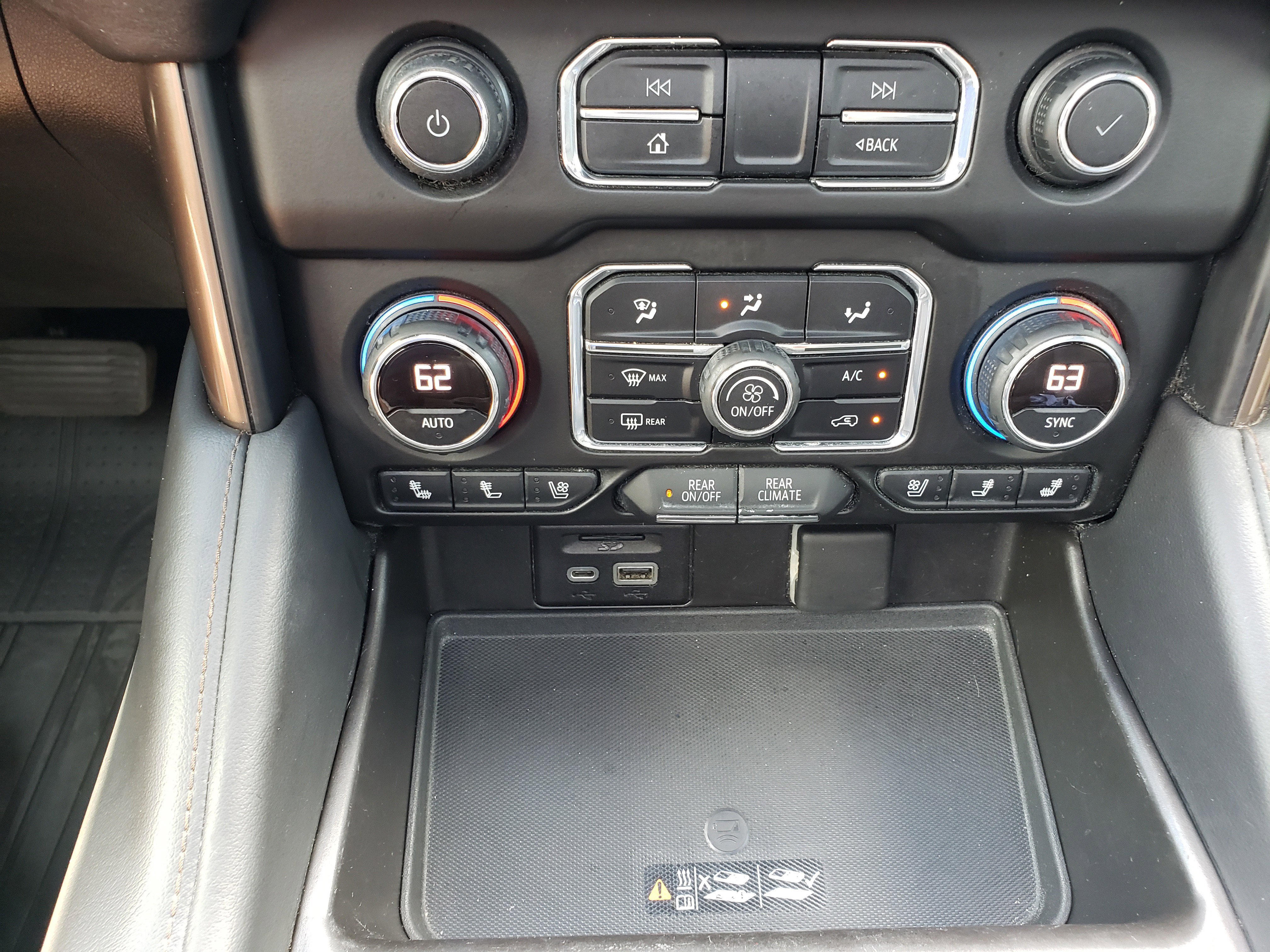 Used 2021 Chevrolet Suburban High Country image 24